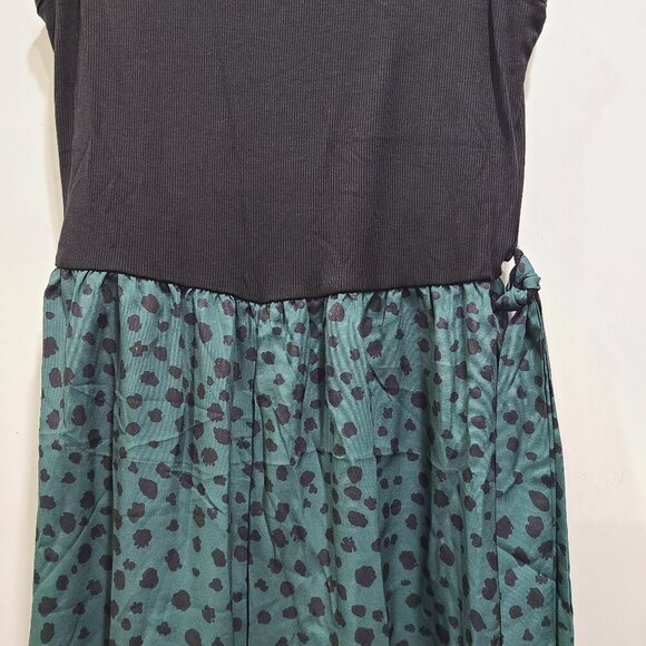 ❄3/$26 Xmas sale❄ NWOT one piece set with pant bottom - Picture 4 of 5